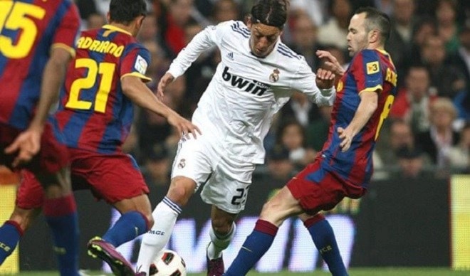 كان أوزيل يفضّل الإنتقال إلى برشلونة قبل ريال مدريد كان أوزيل يفضّل الإنتقال إلى برشلونة قبل ريال مدريد