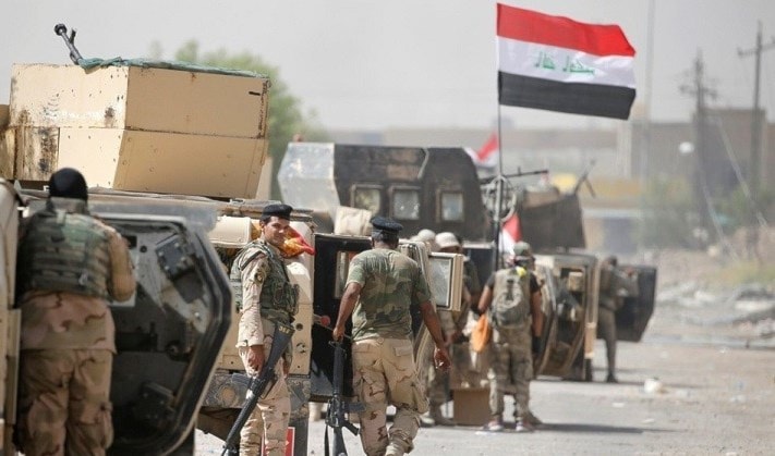 قوات الأمن العراقية تخرج مقاتلي "داعش" من مبنى الحكومة الرئيسي فى الموصل قوات الأمن العراقية تخرج مقاتلي "داعش" من مبنى الحكومة الرئيسي فى الموصل