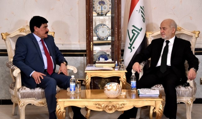 وزير الخارجية العراقي ابراهيم الجعفري مستقبلاً السفير السوري صطام الجدعان وزير الخارجية العراقي ابراهيم الجعفري مستقبلاً السفير السوري صطام الجدعان