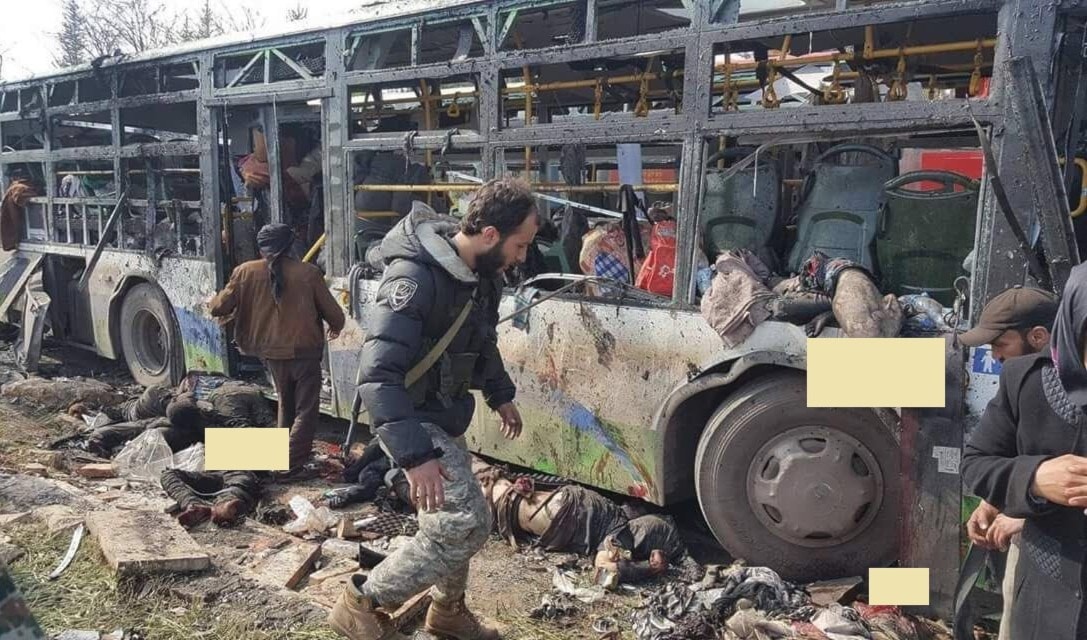صورة لإحدى الحافلات التي طالها التفجير الانتحاري في حي الراشدين غرب حلب صورة لإحدى الحافلات التي طالها التفجير الانتحاري في حي الراشدين غرب حلب