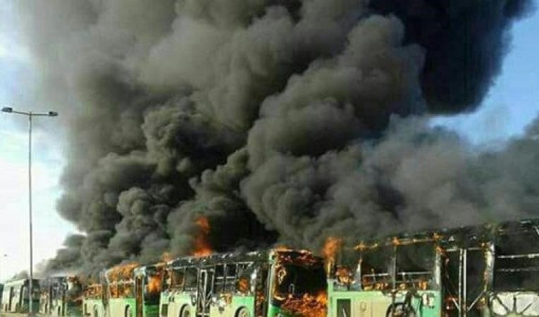 الهجوم الانتحاري على قافلة أهالي كفريا والفوعة خلف حوالى 112 شهيداً غالبيتهم من النساء والأطفال الهجوم الانتحاري على قافلة أهالي كفريا والفوعة خلف حوالى 112 شهيداً غالبيتهم من النساء والأطفال