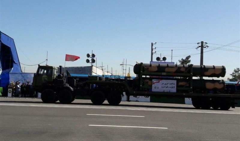 منظومة الدفاع الجوية S300 خلال العرض العسكري بيوم الجيش في إيران منظومة الدفاع الجوية S300 خلال العرض العسكري بيوم الجيش في إيران