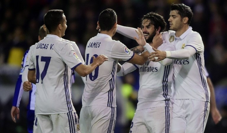 فرحة لاعبي ريال مدريد بهدف المتألق إيسكو (أ ف ب) فرحة لاعبي ريال مدريد بهدف المتألق إيسكو (أ ف ب)