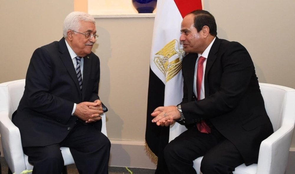 السيسي أكد لعباس أهمية عودة واشنطن لأداء دور فاعل في استئناف المفاوضات الفلسطينية الإسرائيلية السيسي أكد لعباس أهمية عودة واشنطن لأداء دور فاعل في استئناف المفاوضات الفلسطينية الإسرائيلية