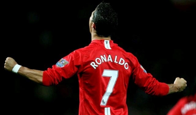 ليس سهلاً أن يرتدي لاعب يافع رقم 7 في المان يونايتد ليس سهلاً أن يرتدي لاعب يافع رقم 7 في المان يونايتد