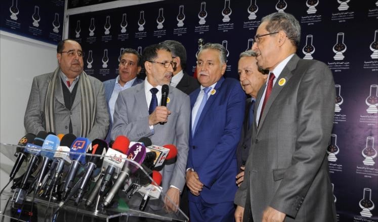 وتبقى أكبر مفاجآت الحكومة الحالية هي، وزير الداخلية السابق باسم الحركة الشعبية محمّد حصاد وتبقى أكبر مفاجآت الحكومة الحالية هي، وزير الداخلية السابق باسم الحركة الشعبية محمّد حصاد