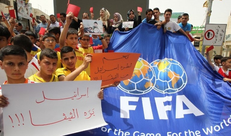تطالب فلسطين بمنع فرق المستوطنات من اللعب في الضفة الغربية تطالب فلسطين بمنع فرق المستوطنات من اللعب في الضفة الغربية