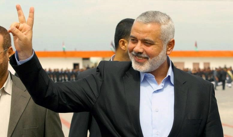 "حماس لم تحقّق شيئاً لأهل غزّة، لقد أفقرتهم، وجوّعتهم، وفصلتهم عن أهلهم في الضفة" "حماس لم تحقّق شيئاً لأهل غزّة، لقد أفقرتهم، وجوّعتهم، وفصلتهم عن أهلهم في الضفة"