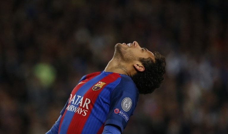 النجم البرازيلي نيمار (أ ف ب) النجم البرازيلي نيمار (أ ف ب)