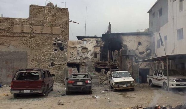 اندلعت النيرات في نخيل حي المنصور في بلدة العوامية إثر إطلاق قذائف الآر بي جي اندلعت النيرات في نخيل حي المنصور في بلدة العوامية إثر إطلاق قذائف الآر بي جي