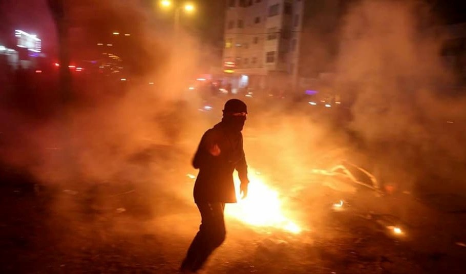 صورة من المواجهات مع قوات الاحتلال صورة من المواجهات مع قوات الاحتلال