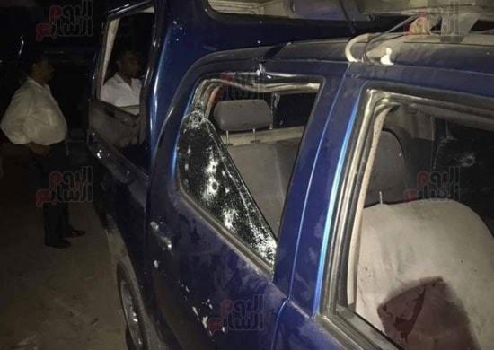 مسلحون هاجموا بسيارتين سيارة الشرطة وأطلقوا النار عليها قرب دائرة شرطة عين شمس بمدينة نصر مسلحون هاجموا بسيارتين سيارة الشرطة وأطلقوا النار عليها قرب دائرة شرطة عين شمس بمدينة نصر