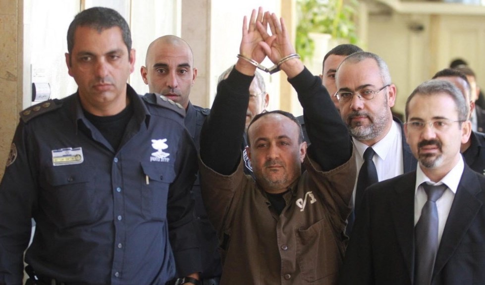 يصر السجناء المضربون عن الطعام على أن الاتصالات يجب أن تتم مع زعيم الإضراب مروان البرغوثي يصر السجناء المضربون عن الطعام على أن الاتصالات يجب أن تتم مع زعيم الإضراب مروان البرغوثي