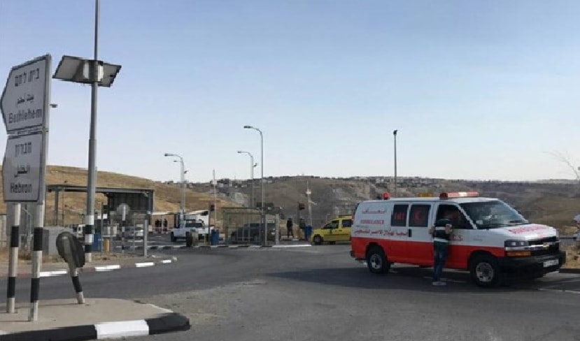 استشهد الشاب الفلسطيني متأثراً بجروحه بعد فترة من إطلاق النار عليه استشهد الشاب الفلسطيني متأثراً بجروحه بعد فترة من إطلاق النار عليه