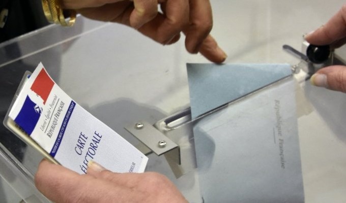 المعركة الانتخابية ما تزال مضطربةً بحسب بعض التحليلات وربما تشهد متغيّراتٍ غير متوقّعة المعركة الانتخابية ما تزال مضطربةً بحسب بعض التحليلات وربما تشهد متغيّراتٍ غير متوقّعة