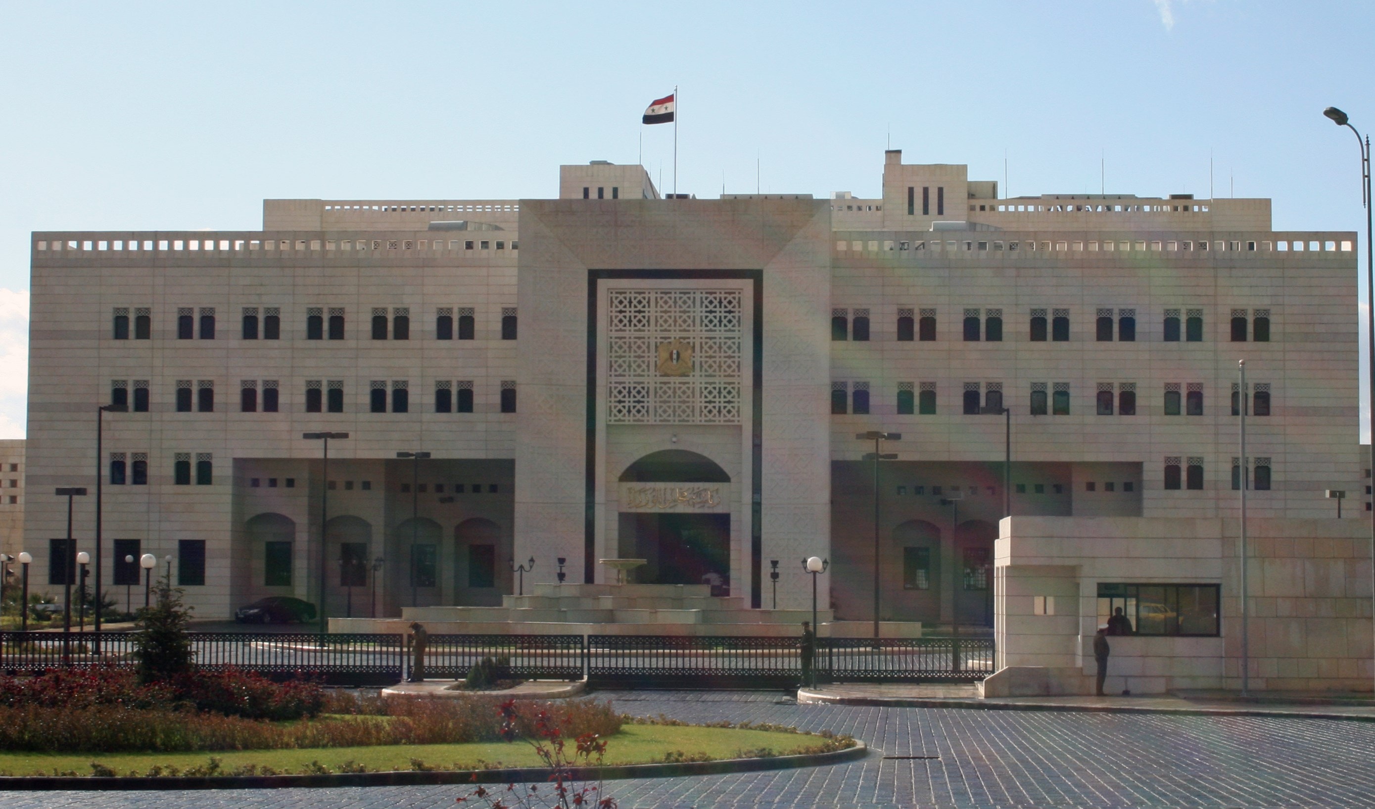 نائب المندوب السوري لدى الأمم المتحدة: الأسلحة الكيميائية وأدوات إنتاجها باتت في حوزة التنظيمات الإرهابية نائب المندوب السوري لدى الأمم المتحدة: الأسلحة الكيميائية وأدوات إنتاجها باتت في حوزة التنظيمات الإرهابية