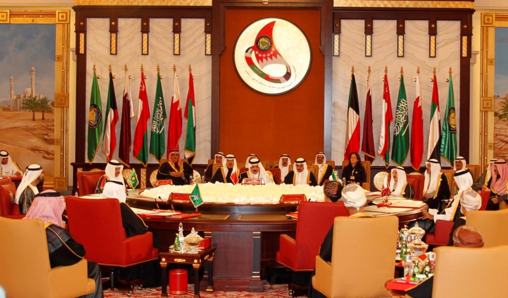 من مظاهر الفسيفساء الأخرى في الخليج انتشار الشافعية أيضاً باستثناء الخارطة العُمانية من مظاهر الفسيفساء الأخرى في الخليج انتشار الشافعية أيضاً باستثناء الخارطة العُمانية