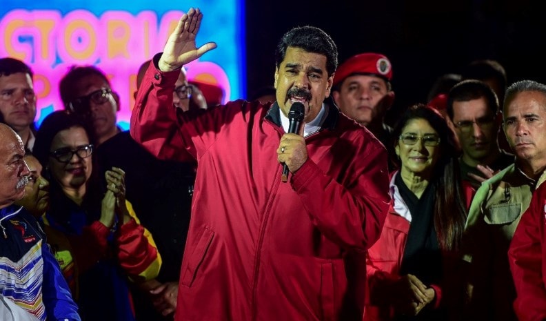 مادورو: إذا كان ترامب مهتماً إلى هذا الحد بفنزويلا فأنا هنا وأمد له يدي مادورو: إذا كان ترامب مهتماً إلى هذا الحد بفنزويلا فأنا هنا وأمد له يدي