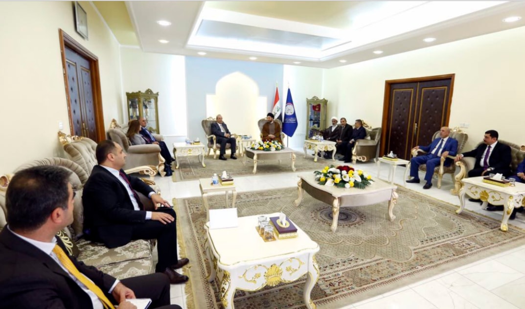 رئيس التحالف الوطني عمار الحكيم خلال استقباله الوفد الكردي المفاوض رئيس التحالف الوطني عمار الحكيم خلال استقباله الوفد الكردي المفاوض