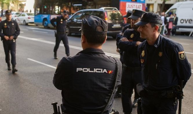 الشرطة الإسبانية تعتبر أن حادثة كامبريلس على صلة بهجوم برشلونة الشرطة الإسبانية تعتبر أن حادثة كامبريلس على صلة بهجوم برشلونة