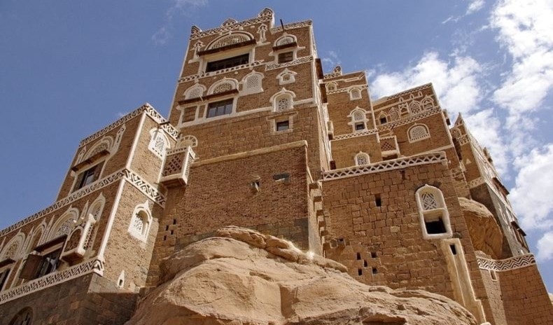 دار الحجر من روائع الفن المعماري في اليمن دار الحجر من روائع الفن المعماري في اليمن