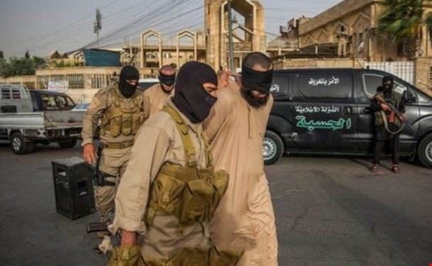 مرّ خبر إنقاذ الجيش الأميركي لقادة من داعش في دير الزور من دون أن يتوقف عنده أحد مرّ خبر إنقاذ الجيش الأميركي لقادة من داعش في دير الزور من دون أن يتوقف عنده أحد