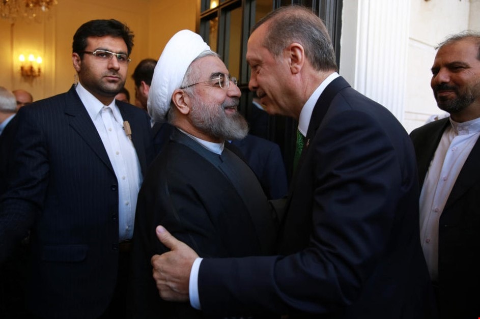 تراوحت العلاقة التركية الايرانية بين التنافس والتعاون، لكنها تطوّرت مع الوقت. تراوحت العلاقة التركية الايرانية بين التنافس والتعاون، لكنها تطوّرت مع الوقت.