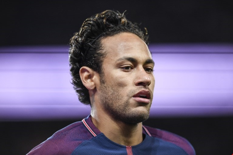 نيمار انتقل صيفاً من برشلونة إلى سان جيرمان (أ ف ب) نيمار انتقل صيفاً من برشلونة إلى سان جيرمان (أ ف ب)