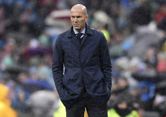مدرب ريال مدريد زين الدين زيدان (أ ف ب) مدرب ريال مدريد زين الدين زيدان (أ ف ب)