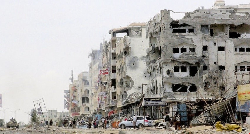 وزارة الصحة اليمنية: حرب التحالف السعودي خلفت 35 ألف شهيد وجريح وزارة الصحة اليمنية: حرب التحالف السعودي خلفت 35 ألف شهيد وجريح