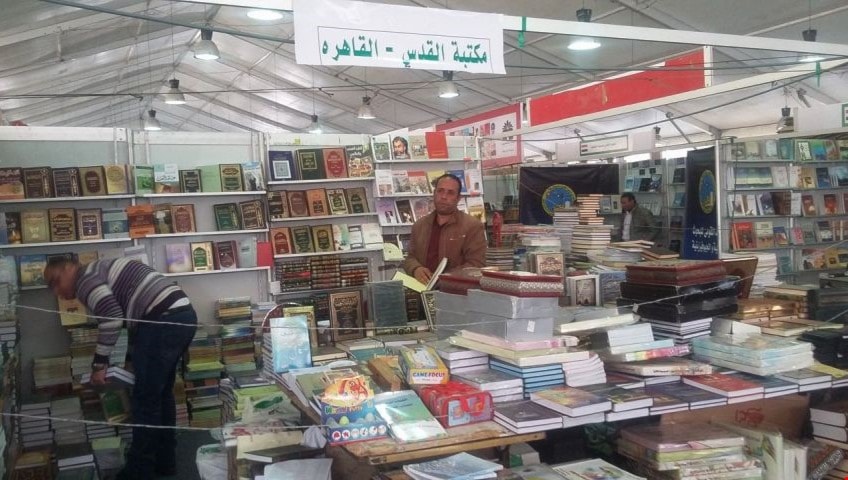 أصحاب دور النشر حرصين على المشاركة فى معرض القاهرة الدولي للكتاب أصحاب دور النشر حرصين على المشاركة فى معرض القاهرة الدولي للكتاب