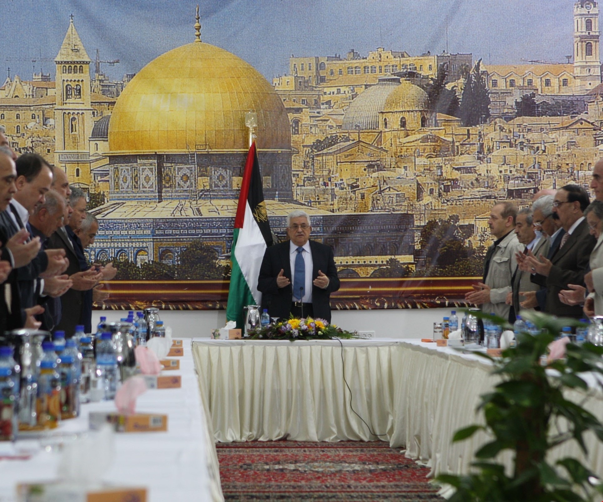 القيادة الرسمية الفلسطينية لم تعِ قواعد اللعبة جيداً في مواجهة الاستعصاءات الكبرى القيادة الرسمية الفلسطينية لم تعِ قواعد اللعبة جيداً في مواجهة الاستعصاءات الكبرى