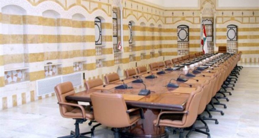 لا يأمل اللبنانيون شيئاً من حكومة مُهترِئة حتى قبل ولادتها لا يأمل اللبنانيون شيئاً من حكومة مُهترِئة حتى قبل ولادتها
