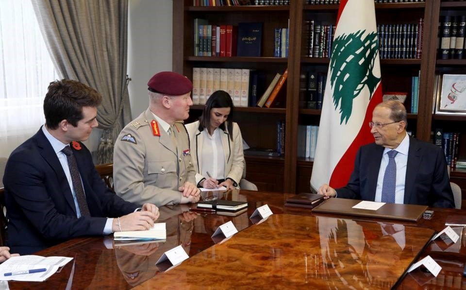 عون يؤكد على أن بلاده لا يمكن أن تنتظر الحل السياسي للأزمة السورية حتى يعود النازحون عون يؤكد على أن بلاده لا يمكن أن تنتظر الحل السياسي للأزمة السورية حتى يعود النازحون