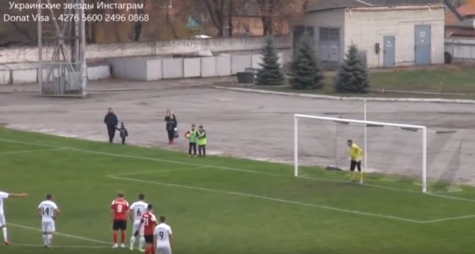 لقطة غير مألوفة في ملاعب الكرة لقطة غير مألوفة في ملاعب الكرة