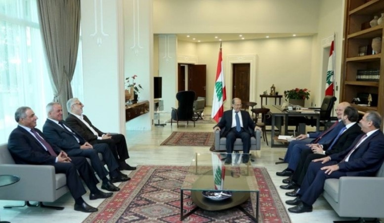 اللقاء التشاوري يطالب بمقعد وزاري والحريري يرفض اللقاء التشاوري يطالب بمقعد وزاري والحريري يرفض