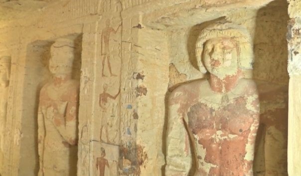 اكتشاف مقبرة عمرها 4400 عام في مصر اكتشاف مقبرة عمرها 4400 عام في مصر