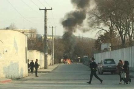 الصورة من التفجير في إحدى شوارع كابول الصورة من التفجير في إحدى شوارع كابول