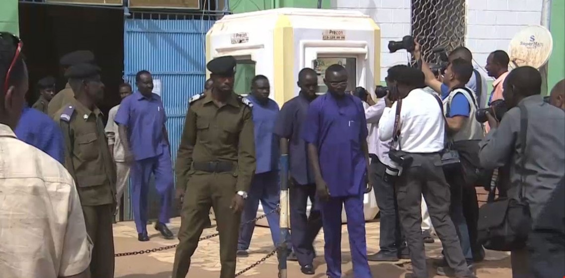 السلطات السودانية تفرج عن العشرات من الناشطين والمعارضين السياسيين السلطات السودانية تفرج عن العشرات من الناشطين والمعارضين السياسيين