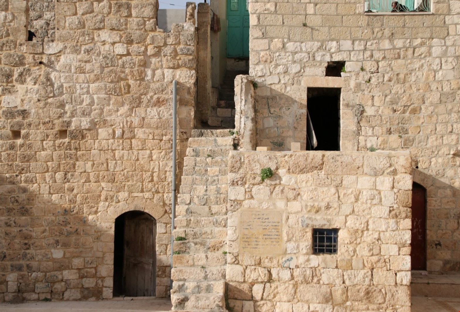 جانب آخر من قلعة الخواجا جانب آخر من قلعة الخواجا