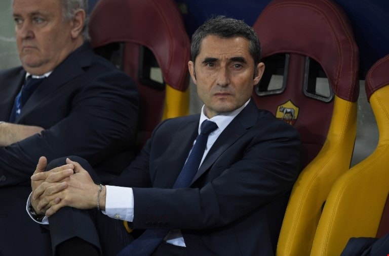فالفيردي مدرب برشلونة خلال المباراة (أ ف ب) فالفيردي مدرب برشلونة خلال المباراة (أ ف ب)