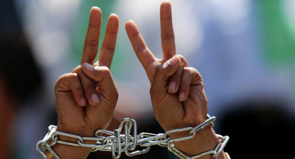 فصائل فلسطينية أكدت دعمها للأسرى الفلسطينيين فصائل فلسطينية أكدت دعمها للأسرى الفلسطينيين