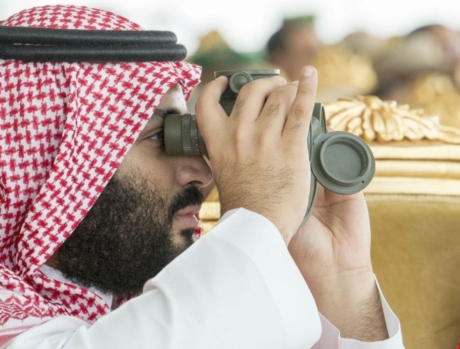 الثورة السعودية تُقاد "من أعلى" على يد ولي العهد السعودي الثورة السعودية تُقاد "من أعلى" على يد ولي العهد السعودي