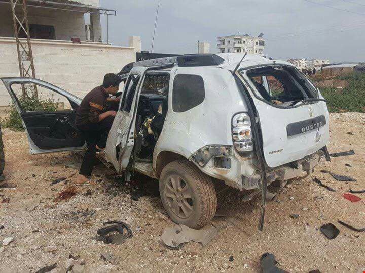 السيارة التي كان يستقلها قائد "الشرطة الحرة" في الدانا بريف إدلب أثناء اغتياله السيارة التي كان يستقلها قائد "الشرطة الحرة" في الدانا بريف إدلب أثناء اغتياله