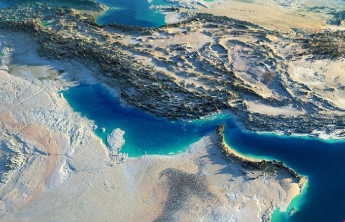 السعودية تدرس مشروعاً لشق قناة بحرية ضخمة على طول الحدود مع قطر السعودية تدرس مشروعاً لشق قناة بحرية ضخمة على طول الحدود مع قطر