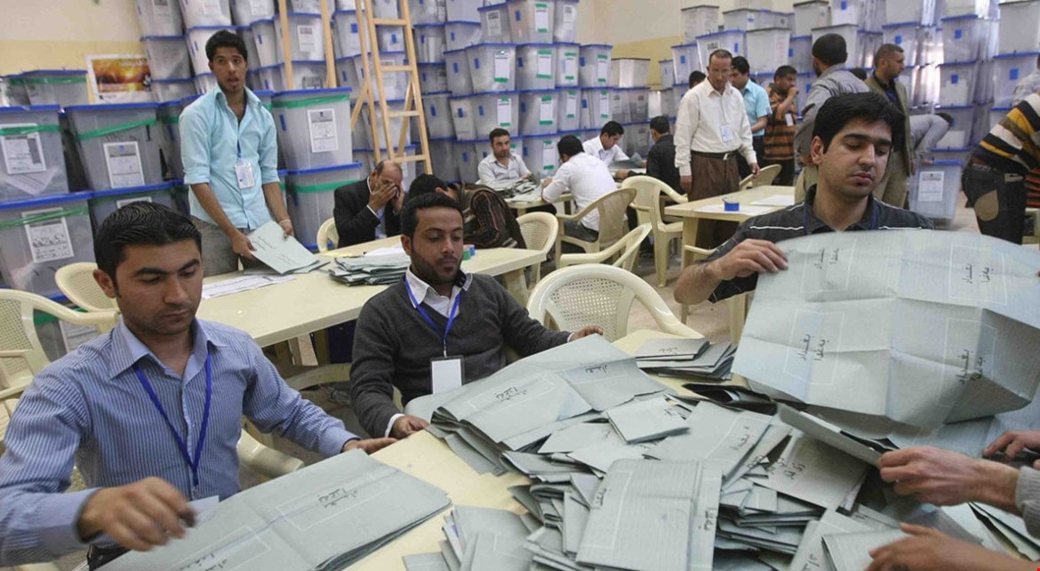 نسبة المشاركة في الانتخابات قاربت 45 في المئة وفق ما أعلنت المفوضية العليا للانتخابات. نسبة المشاركة في الانتخابات قاربت 45 في المئة وفق ما أعلنت المفوضية العليا للانتخابات.