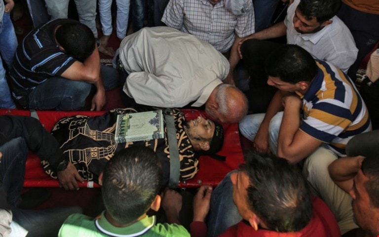 انتفض الشعب الفلسطيني برمته لمواجهة القرار الأميركي (أ ف ب) انتفض الشعب الفلسطيني برمته لمواجهة القرار الأميركي (أ ف ب)