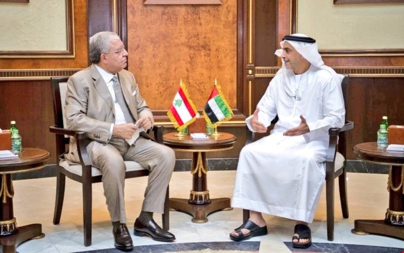 المشنوق يشارك في مؤتمر في أبو ظبي والتقى خلال زيارته مسؤلين إماراتيين المشنوق يشارك في مؤتمر في أبو ظبي والتقى خلال زيارته مسؤلين إماراتيين