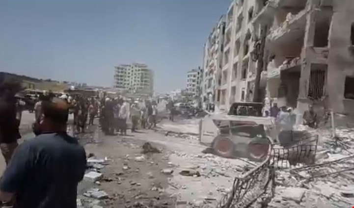 قتلى وجرحى بانفجار سيارة مفخخة قرب مقر "تحرير الشام" بإدلب قتلى وجرحى بانفجار سيارة مفخخة قرب مقر "تحرير الشام" بإدلب