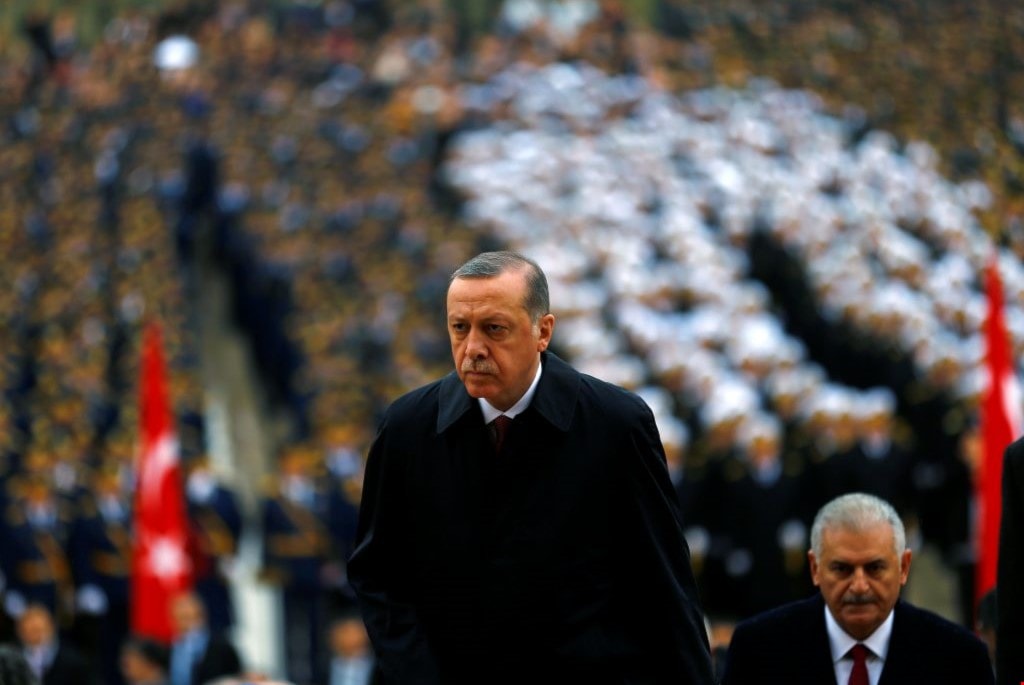 إردوغان طالما وجه أصابع الاتهام إلى ما أسماه بـ "لوبي الفائدة" لتقلبات سعر العملة التركية إردوغان طالما وجه أصابع الاتهام إلى ما أسماه بـ "لوبي الفائدة" لتقلبات سعر العملة التركية